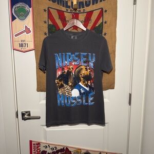 Modern Custom Streetwear Gray Nipsey Hussle Hip Hop Graphic Tee (S)